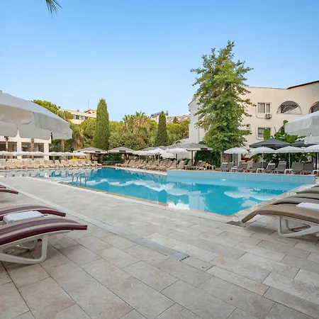 Nusso Club Hotel